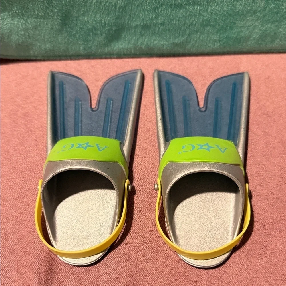 American Girl Sun and Swim Snorkle & Goggle Set with Flippers